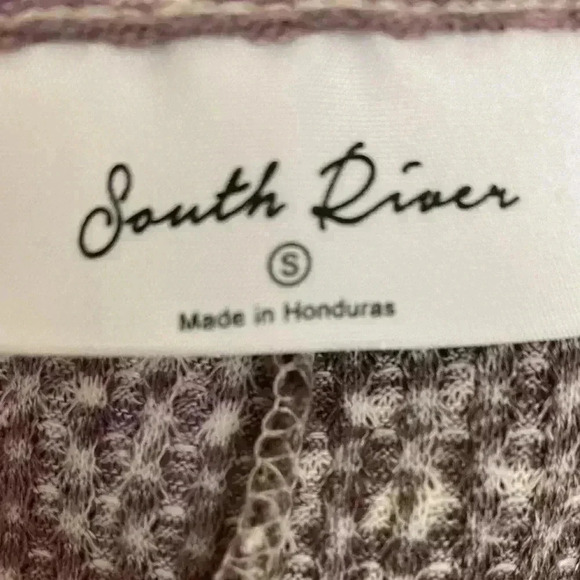 🆕Marsala Ombré Leaf Twist-Front Boatneck Top S🆕 - Picture 7 of 9